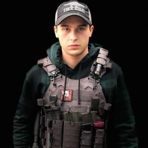 Meet your Posher, Ethan